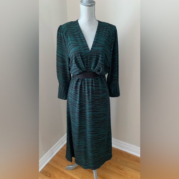 Dresses & Skirts - Grace & Mila Dress